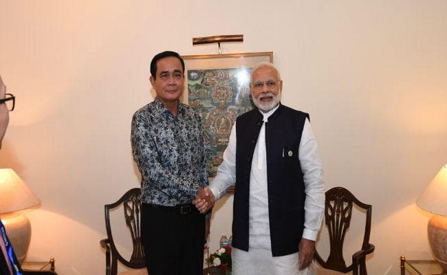 थाईलैंड के प्रधानमंत्री के साथ पीएम मोदी की हुई लाभकारी बातचीत