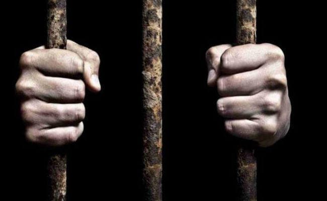 जेल में लगेगा ''एलईडी टीवी'', यूपी के कैदी ऐसे करेंगे मनोरंजन