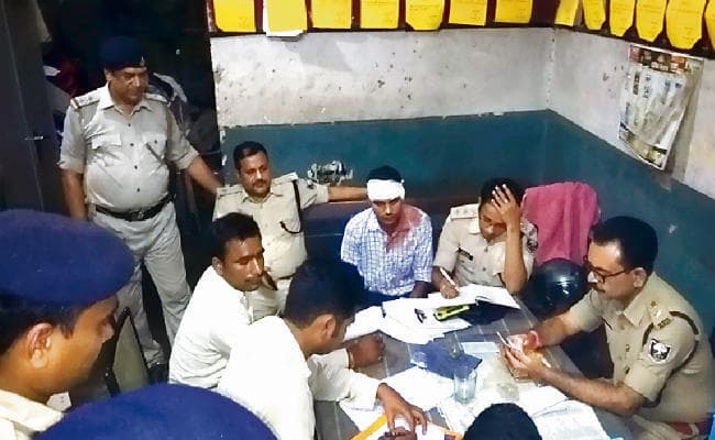 पूर्णिया कोर्ट से पटना आ रही थी ट्रेन, कोसी एक्सप्रेस में डकैती, रॉड से हमला, हवाई फायरिंग, कई जख्मी