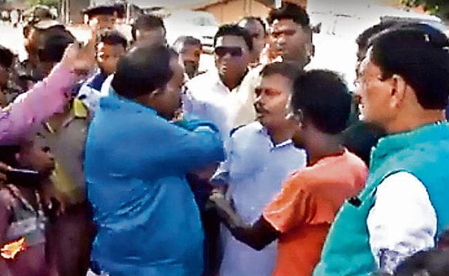 जमशेदपुर : सरयू के रसोइये ने साधुचरण पर लगाया मारपीट का आरोप