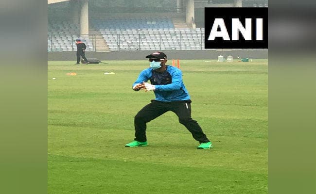 IND vs BAN: दिल्ली में प्रदूषण के बीच मास्क पहनकर प्रैक्टिस करते नजर आए लिटन दास