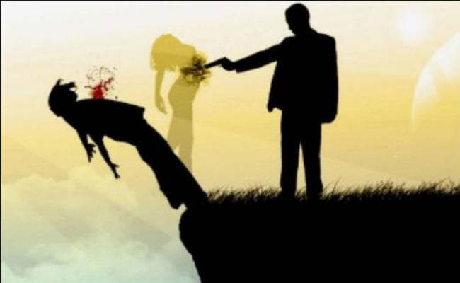 पति के हाथ लगी पत्नी की सेक्स टेप, बच्चों के सामने मारी गोली