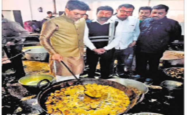 हावड़ा के शिविर में तृणमूल कार्यकर्ताओं का हुजूम