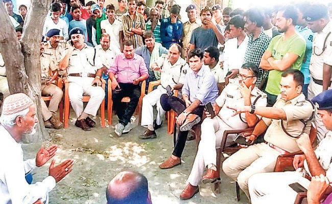 कांवरियों पर पथराव, हंगामा, तनाव को देखते हुए पुलिस कर रही कैंप