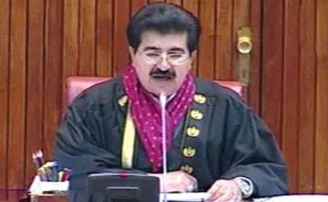 UAE में मोदी हुए सम्मानित, पाक सीनेट के चेयरमैन ने यात्रा रद्द की