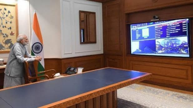 चंद्रयान-2 पर PM मोदी की अपील, ट्वीट कर कहा- लैंडिंग जरूर देखें, दुनिया देखेगी हमारे वैज्ञानिकों का दम