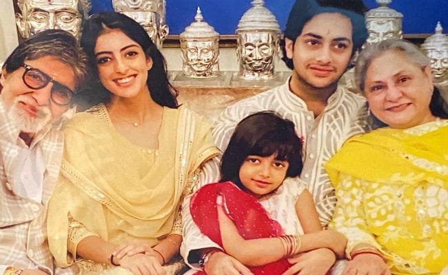 New Year 2020 : अमिताभ बच्चन ने इन खास लोगों के साथ शेयर की तसवीर