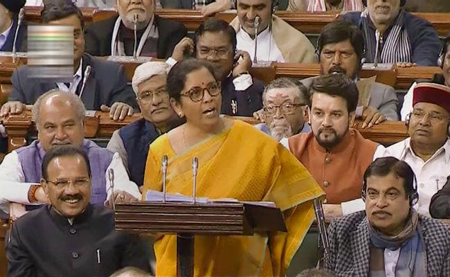 #Budget2020 : मिडिल क्लास को बड़ी राहत, जानें 2 घंटे 40 मिनट के भाषण में क्या-क्या बोलीं वित्त मंत्री निर्मला सीतारमण