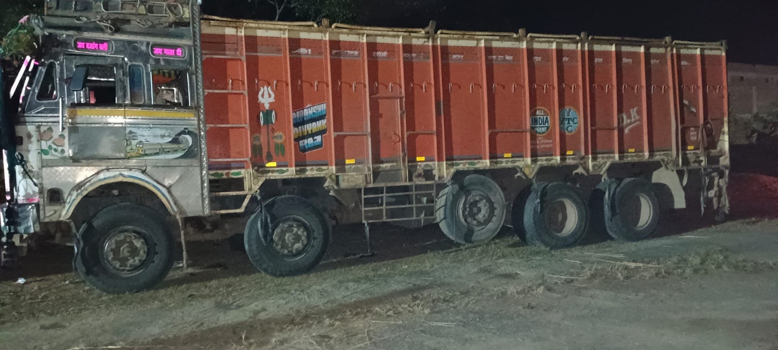 गिरिडीह : स्क्रैप लदा ट्रक पकड़ाया, चालक गिरफ्तार