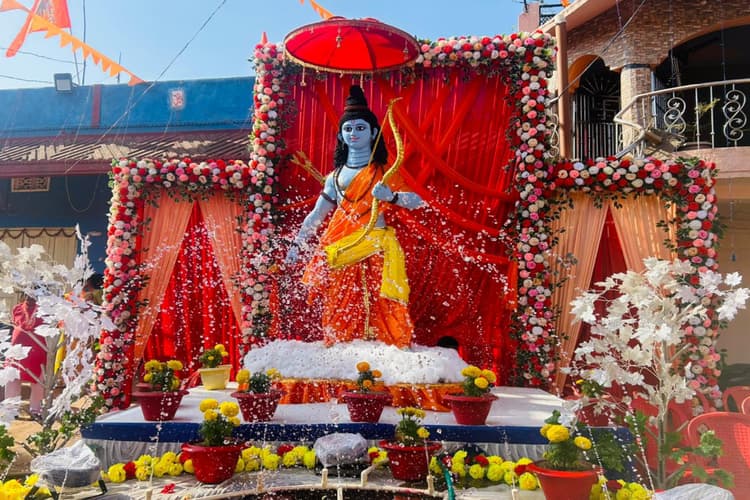 खूंटी: भगवान श्रीराम के दर्शन कर निहाल हुए श्रद्धालु, राम धून पर झूमे ग्रामीण