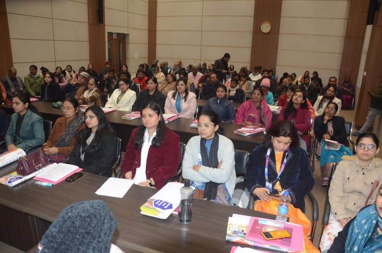 बिहार: बाल विवाह रोकने के लिए लड़के-लड़कियों को किया गया सम्मानित, महिलाओं के पोषण के लिए शुरू होगा कैंपेन