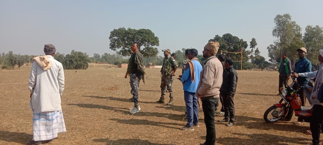 गिरिडीह : तीन मवेशियों के साथ एक व्यक्ति को पकड़कर पुलिस को सौंपा