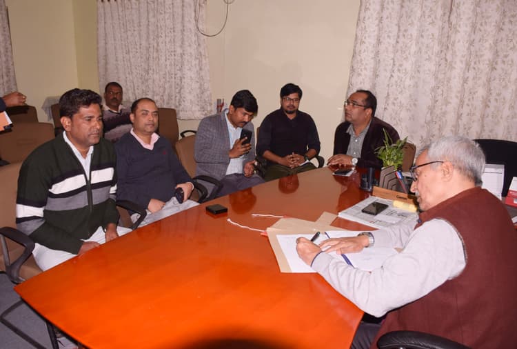 धनबाद : कोरोना के नये वेरिएंट की आशंका को लेकर सीएस ने तैयारियों का लिया जायजा