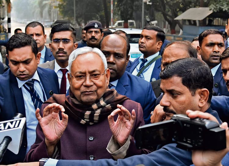 'अभी तो 15 मिनट भी नहीं हुए, शपथ के बाद नीतीश कुमार मफलर लेने दोबारा राजभवन पहुंचे तो चौंक गए राज्यपाल'