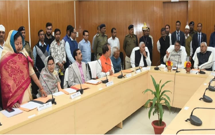 नीलम देवी और कुसुम देवी को आज विधान सभा में दिलायी गई शपथ, अध्यक्ष और मुख्यमंत्री सहित रहे ये शामिल