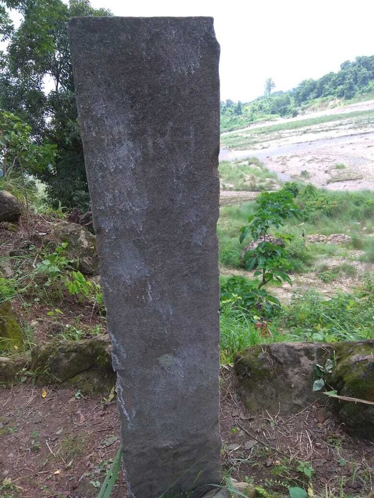 नेपाल में राम जन्मभूमि! : नेपाली नागरिकों ने पिलर उखाड़ा, राम जन्मभूमि बता शुरू की पूजा