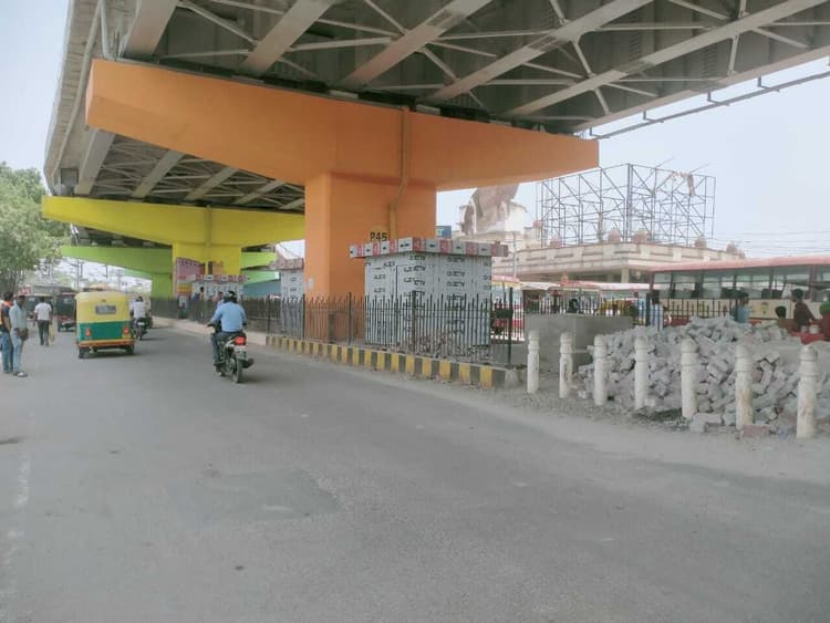 काशीवासियों को मिलेगा नया बाजार: चौकाघाट फ्लाईओवर के नीचे अर्बन हाट बसाने का काम जल्द होगा पूरा
