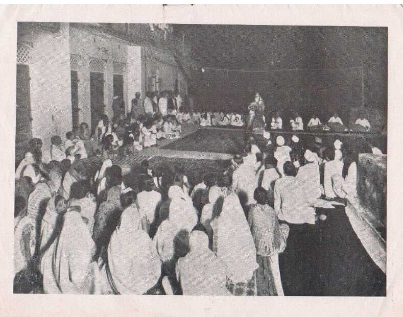 Gandhi Jayanti 2020 : ...जब महात्मा गांधी हो गये थे सरायकेला के छऊ नृत्य के कायल, बोले-वृंदावन में होने की हो रही अनुभूति