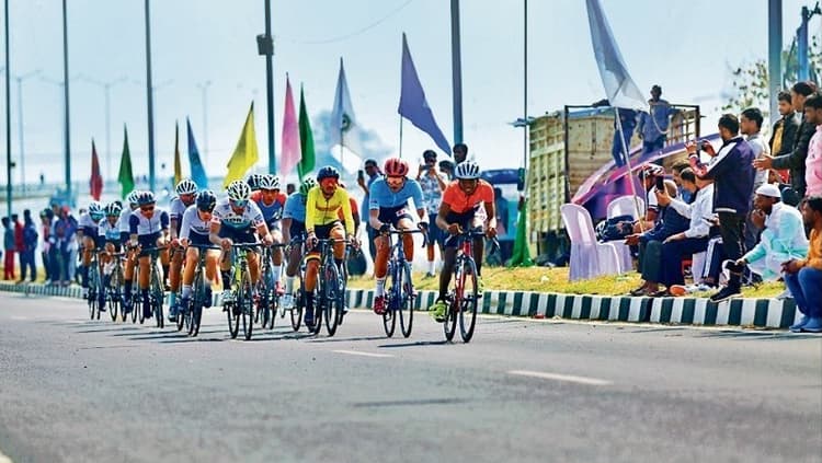 बाहर ट्रेनिंग लेकर पदक जीत रहे हैं झारखंड के साइकिलिस्ट
