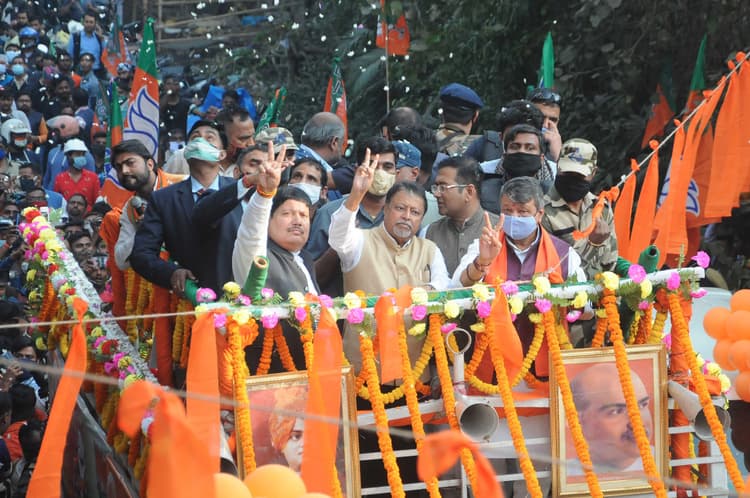 तृणमूल से भाजपा में आये शोभन चटर्जी और वैशाखी बनर्जी ने अपनी ही ‘ग्रांड लांचिंग’ से बनायी दूरी