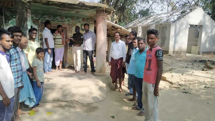 Jharkhand News: 100 साल पुराने रंकिणी मंदिर में चोरी, चांदी का मुकुट व शृंगार के सामान ले गये चोर, एसएसपी ने दिये जांच के आदेश