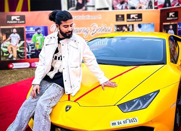 UK Rider ने ‘बिग बॉस-17’ से बाहर निकल कर फैंस को 5 करोड़ की कार से दिया सरप्राइज! UK Rider ने ‘बिग बॉस-17’ से बाहर निकल कर फैंस को 5 करोड़ की कार से दिया सरप्राइज!