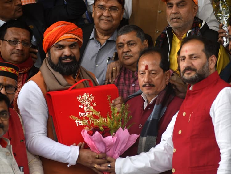 Bihar Budget : सम्राट आज पेश करेंगे बिहार का बजट, 3 लाख करोड़ से ज्यादा हो सकता है आकार