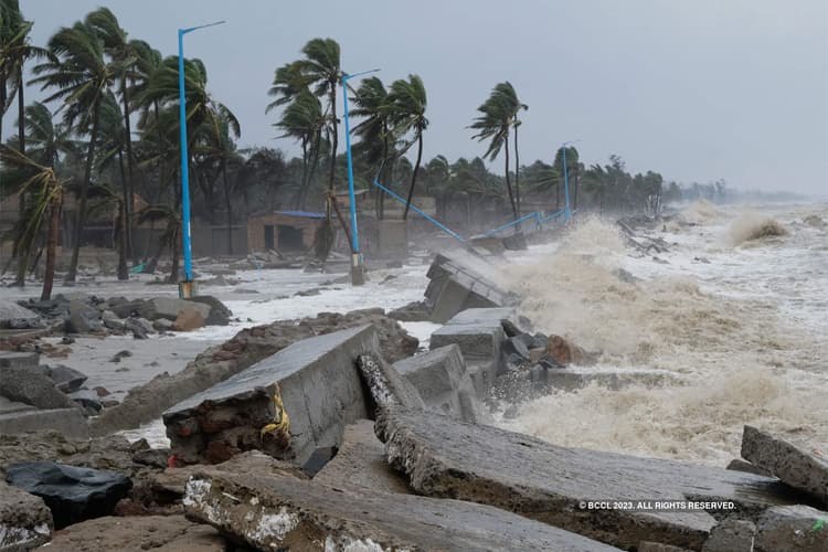 क्या है ट्रॉपिकल साइक्लोन ? क्या इंसानों पर पड़ता है इसका असर