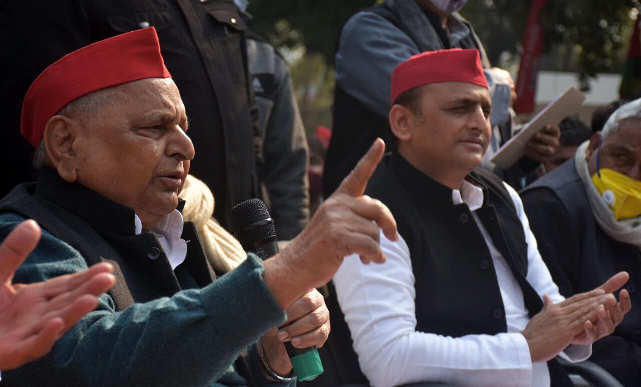 UP के सियासी अखाड़े के सबसे बड़े नेताजी, आज भी कहते हैं लोग- जिसका जलवा कायम है, उसका नाम मुलायम है