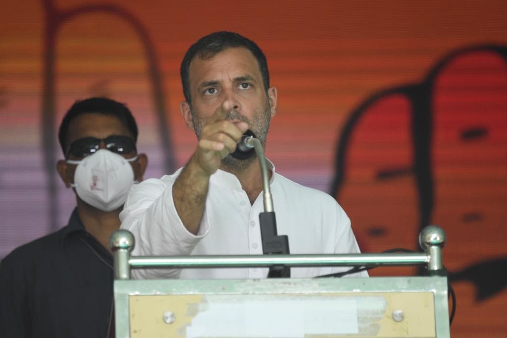 तमिलनाडु CM पर राहुल का अटैक, कहा- ‘आप अमित शाह के चरणों में झुककर गलत करते हैं’