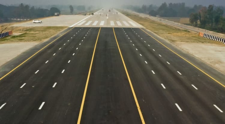 पूर्वांचल एक्सप्रेस-वे पर फाइटर जेट, हरक्यूलियस का टच डाउन, देखें एयरफोर्स के शौर्य का VIDEO