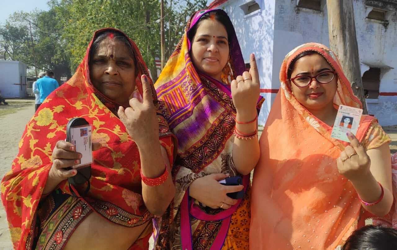 UP Chunav 2022: अंतिम चरण में योगी सरकार के सात मंत्रियों की परीक्षा, 75 महिलाएं भी मैदान में डटीं...