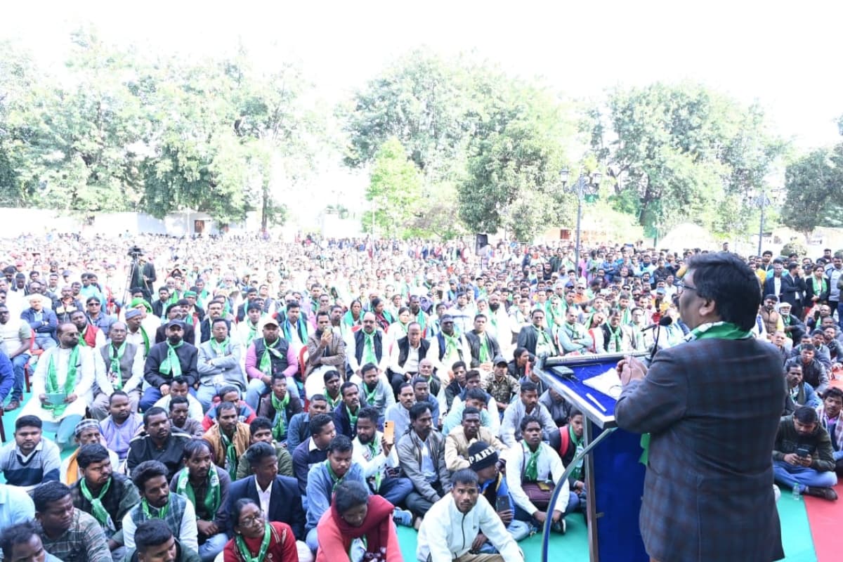 झारखंड: CM हेमंत सोरेन ने ‘संवाद’ से JMM कार्यकर्ताओं का बढ़ाया मनोबल, 2024 के चुनावों को जीतने का दिया मंत्र