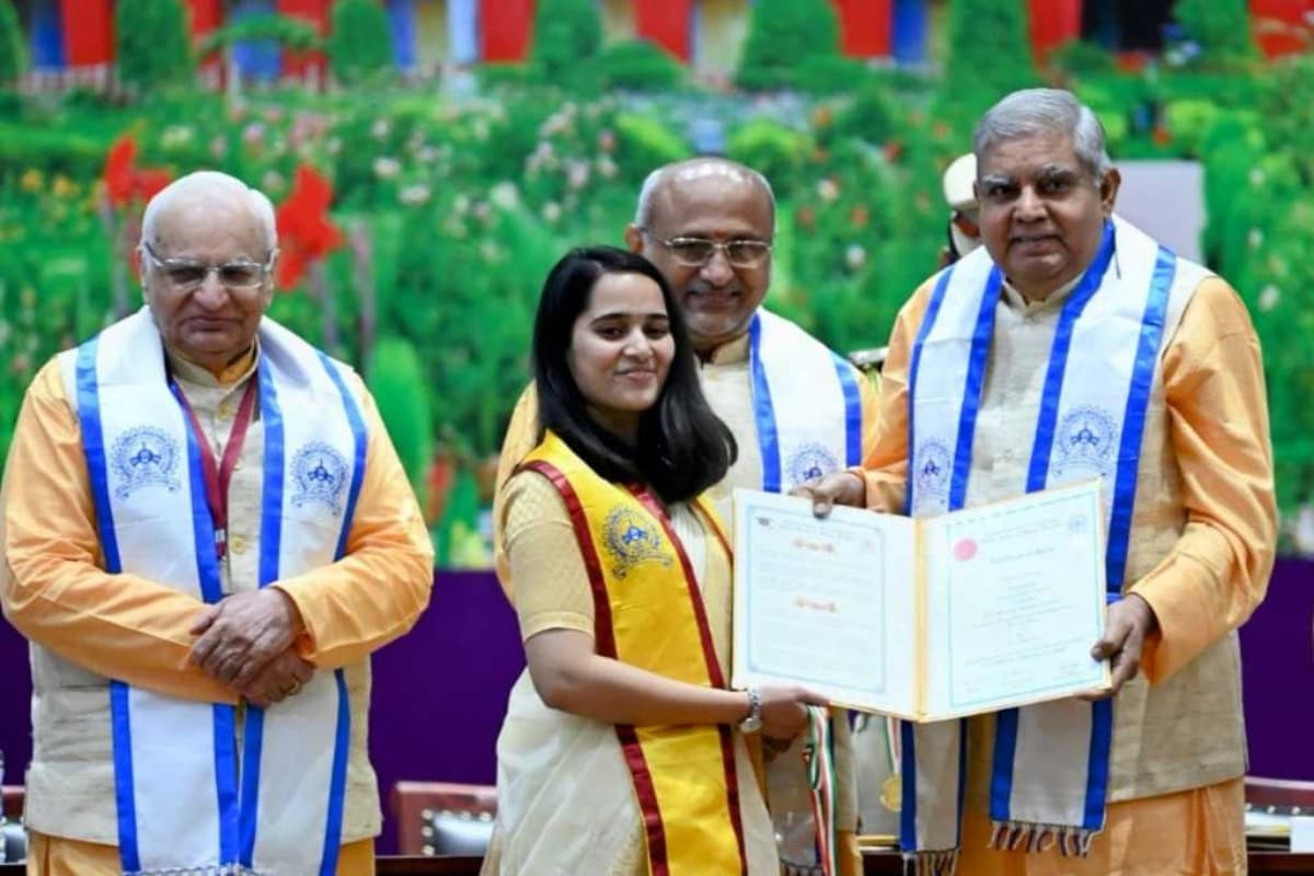 झारखंड: उपराष्ट्रपति जगदीप धनखड़ IIT ISM के 43वें दीक्षांत समारोह में छात्रों से बोले, टेक्नोलॉजी से जुड़ें