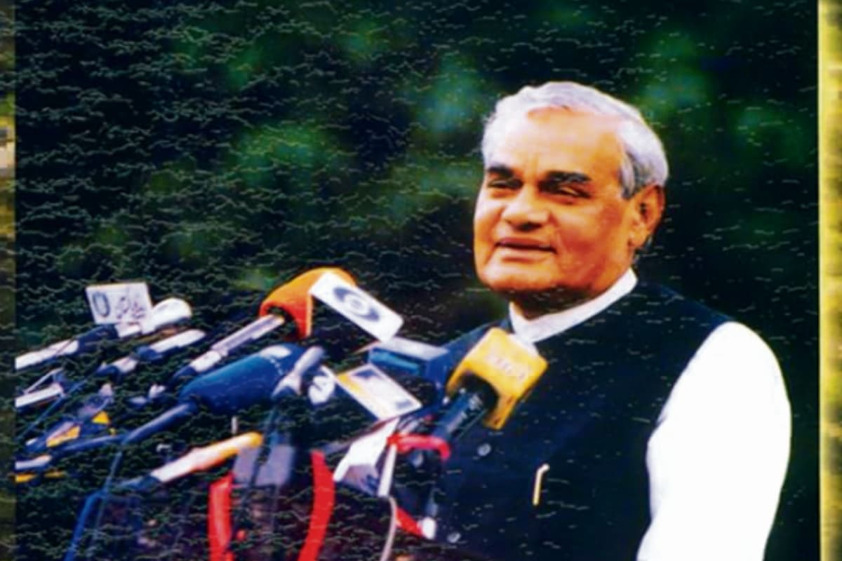 भाषाई चमत्कार के जादूगर थे अटल बिहारी वाजपेयी, पढ़ें उनके जीवन के मजेदार प्रसंग