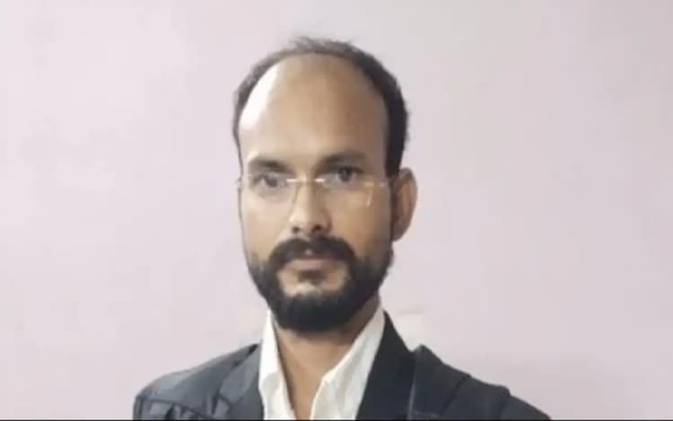 मध्य प्रदेश का गरीब विधायक! रहते हैं मिट्टी के घर में, पानी टपकता है छत से, कभी करते थे मजदूरी