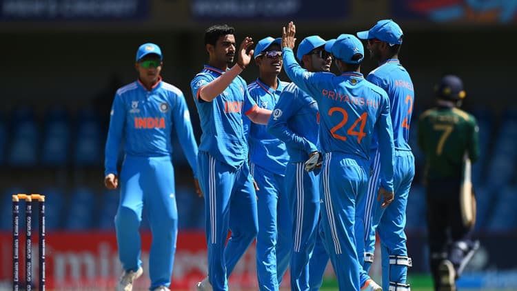 ICC U19 World Cup: भारत ने दक्षिण अफ्रीका को 244 पर समेटा, फाइनल में पहुंचने के लिए बनाने होंगे 245 रन