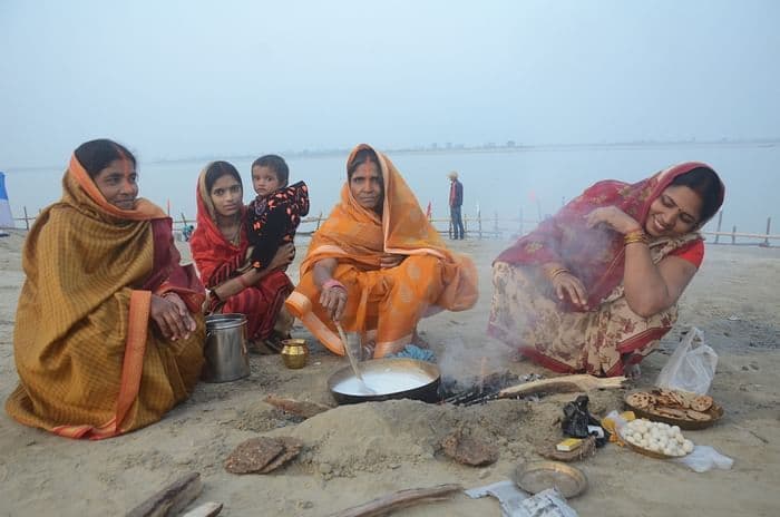 छठ घाट पर प्रशासन मुस्तैद, ‘कोरोना संक्रमण फ्री’ पूजा की तैयारी, खास गाइडलाइंस भी जारी