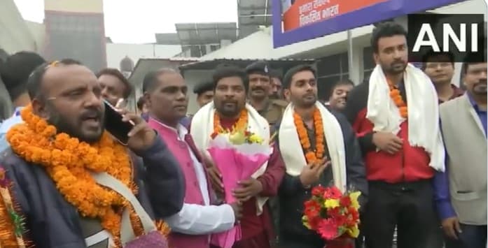 उत्तराकाशी सुरंग हादसा: पटना पहुंचे 5 श्रमिकों का श्रम मंत्री ने किया स्वागत, पलायन के मुद्दे पर BJP को घेरा