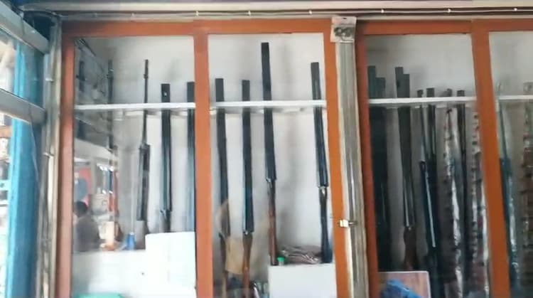 UP में बड़ा खुलासा , शस्त्र लाइसेंस लेने के बाद 16162 लोगों ने छोड़ दिया गोरखपुर Zone