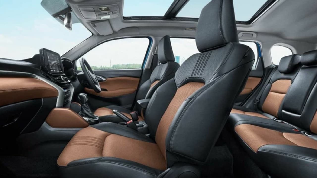 छोटे परिवार की मिनी फॉर्च्यूनर... माइलेज भरपूर और इंजन दमदार