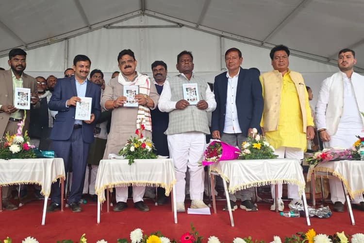 झारखंड: राजकीय आदिवासी महाकुंभ मेले का आगाज, पूर्व मंत्री मिथिलेश ठाकुर बोले, राजा मेदिनी राय की लगेगी प्रतिमा