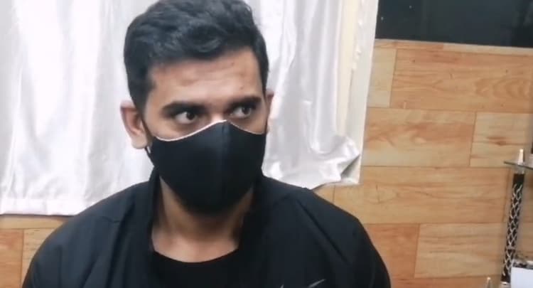 आस्ट्रेलिया में अंतिम मैच छोड़ पिता के इलाज को अलीगढ़ पहुंचे क्रिकेटर दीपक चाहर, SA जाने से पहले कही भावुक बात