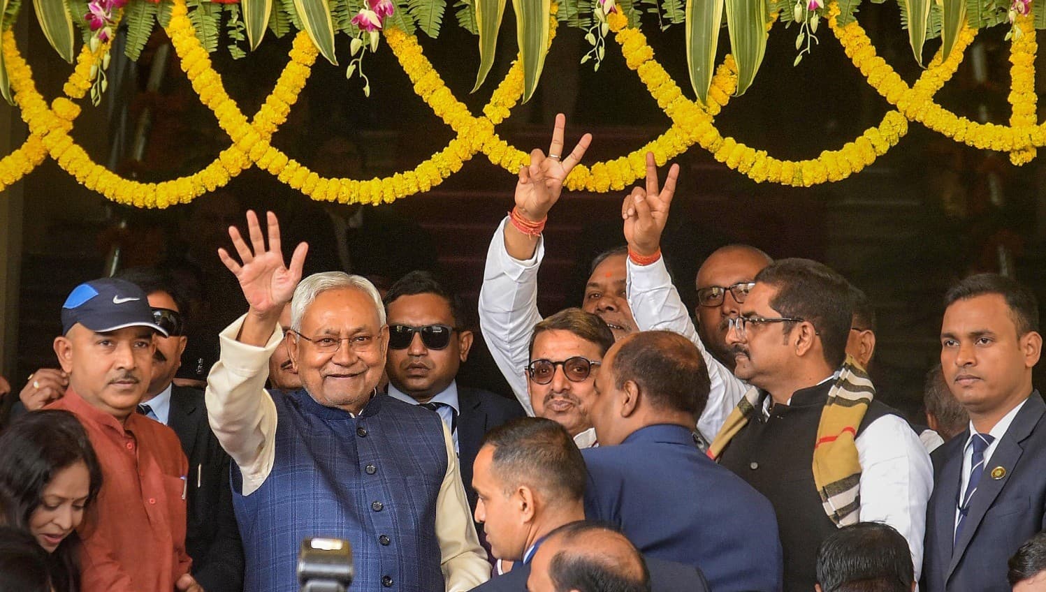 फ्लोर टेस्ट में नीतीश सरकार को मिला आरजेडी विधायकों का भी समर्थन, विपक्ष का वॉक आउट