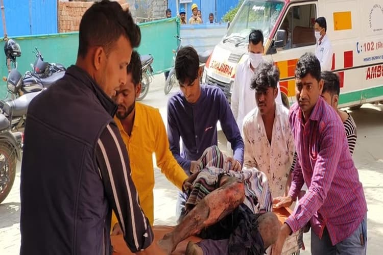 Kaushambi : पटाखा फैक्ट्री में ब्लास्ट, हादसे में 4 से अधिक की मौत, कई झुलसे, रेक्स्यू ऑपरेशन जारी