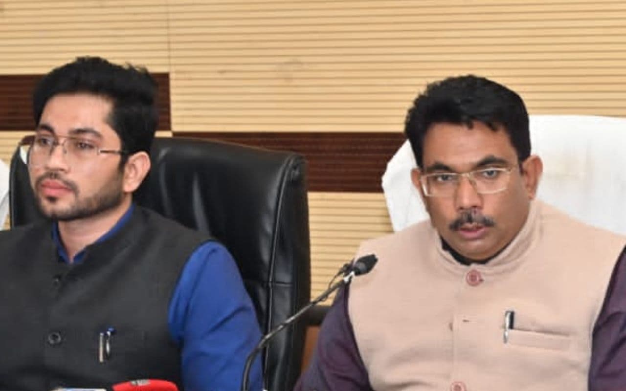 झारखंड में बालू की होम डिलीवरी के लिए बनेगा सैंड टैक्सी पोर्टल, रांची में बोले कृषि सचिव अबू बकर सिद्दीकी