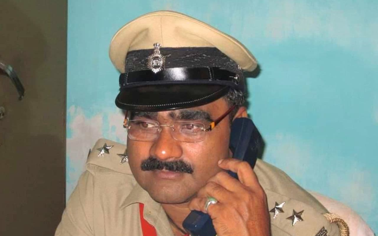 रांची के बिरसा मुंडा जेल का प्रभार लेने आ रहे गढ़वा के जेलर अंजय श्रीवास्तव सड़क हादसे में घायल रांची के बिरसा मुंडा जेल का प्रभार लेने आ रहे गढ़वा के जेलर अंजय श्रीवास्तव सड़क हादसे में घायल
