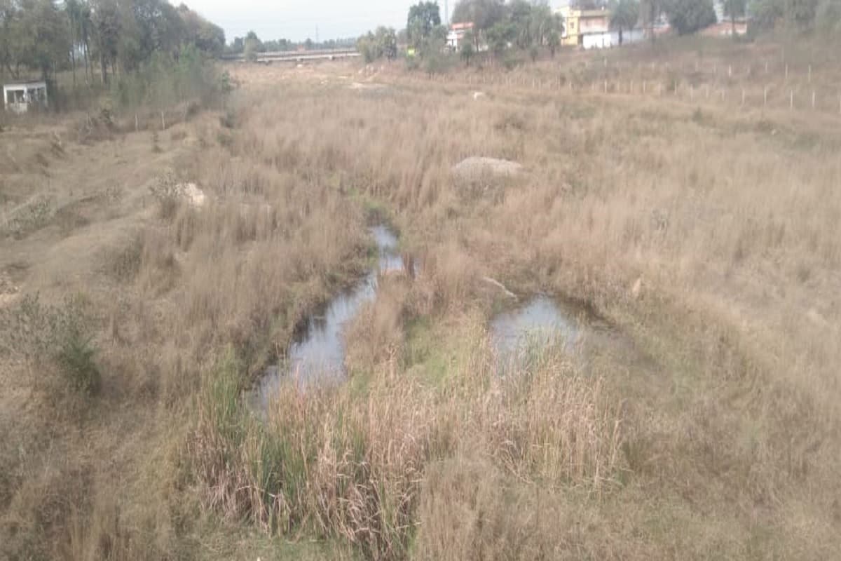 कोडरमा : बालू माफियाओं का आतंक, कीमत बढ़ने से परेशानी