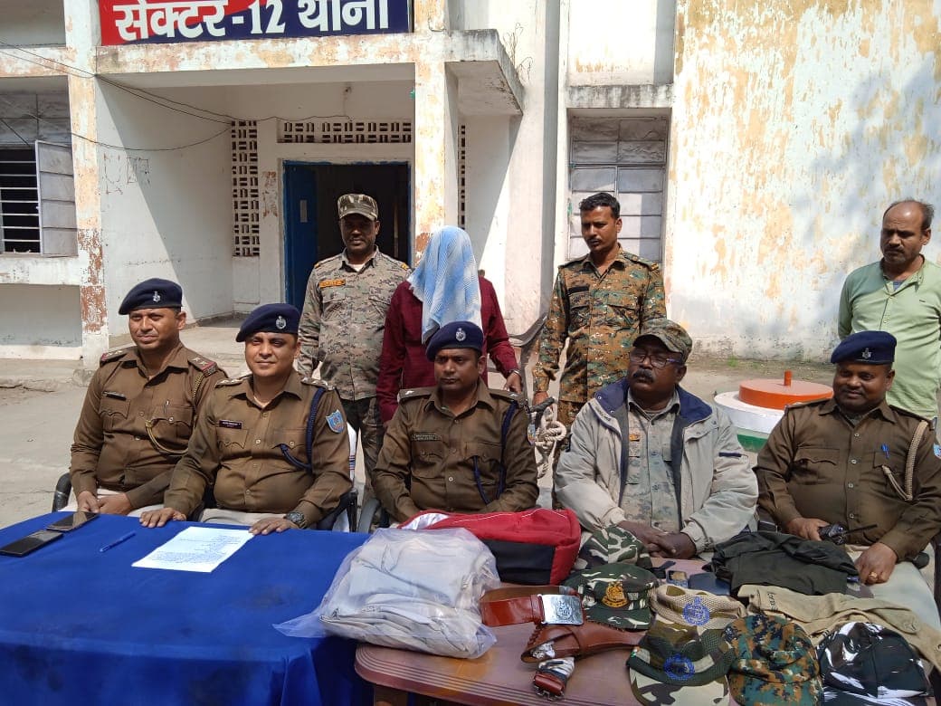 बोकारो : CISF डीआइजी का बॉडीगार्ड बनकर ठगी करने वाला बिहार का युवक बंगाल से गिरफ्तार