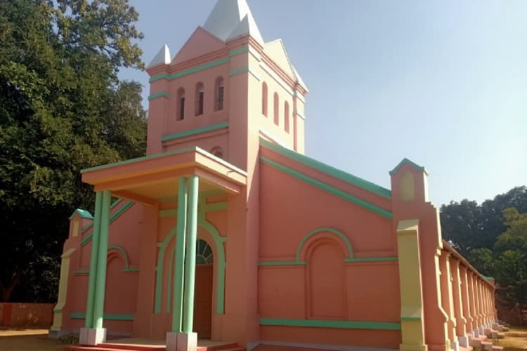 सिमडेगा में 100 साल पुराना है लचरागढ़ रोमन कैथोलिक चर्च का इतिहास